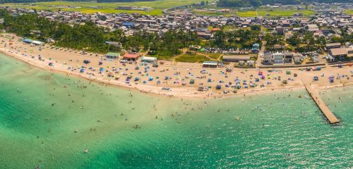 宿から海まで徒歩１分！上空から見た浜辺＆海